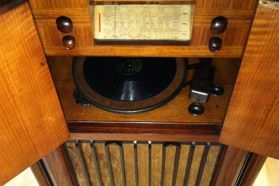 Esperienze di Restauro Radio Epoca di Claudio Sicollo