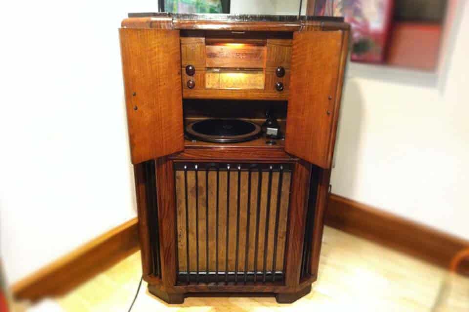Esperienze di Restauro Radio Epoca di Claudio Sicollo