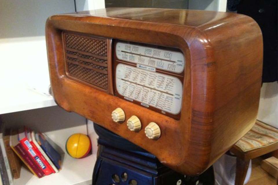 Esperienze di Restauro Radio Epoca di Claudio Sicollo