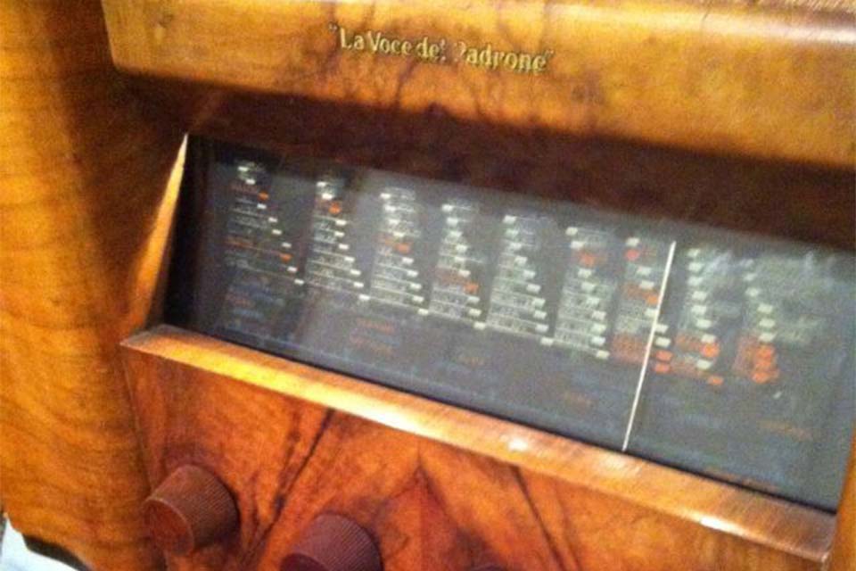 Esperienze di Restauro Radio Epoca di Claudio Sicollo