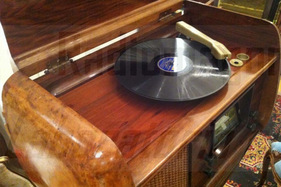 Esperienze di Restauro Radio Epoca di Claudio Sicollo