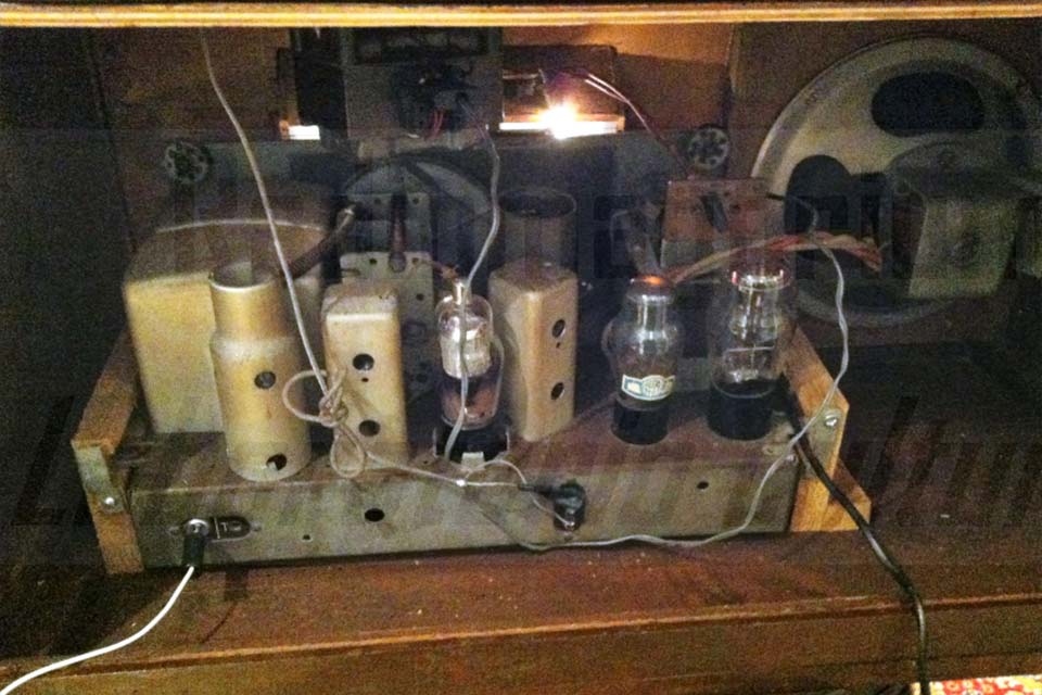 Esperienze di Restauro Radio Epoca di Claudio Sicollo