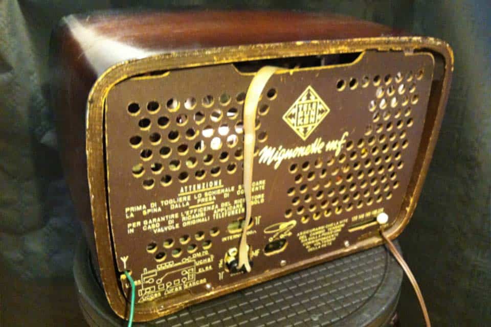 Esperienze di Restauro Radio Epoca di Claudio Sicollo