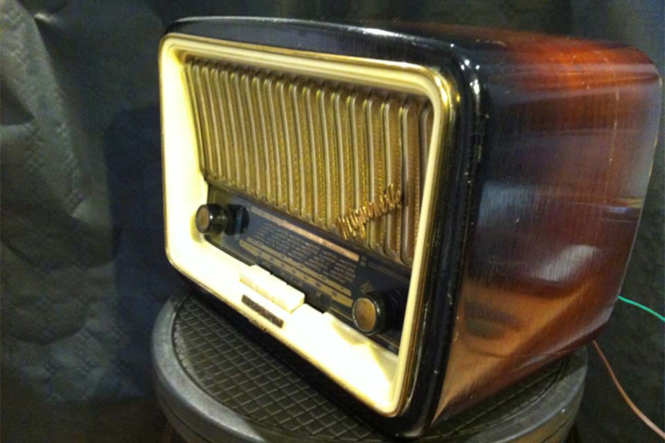 Esperienze di Restauro Radio Epoca di Claudio Sicollo